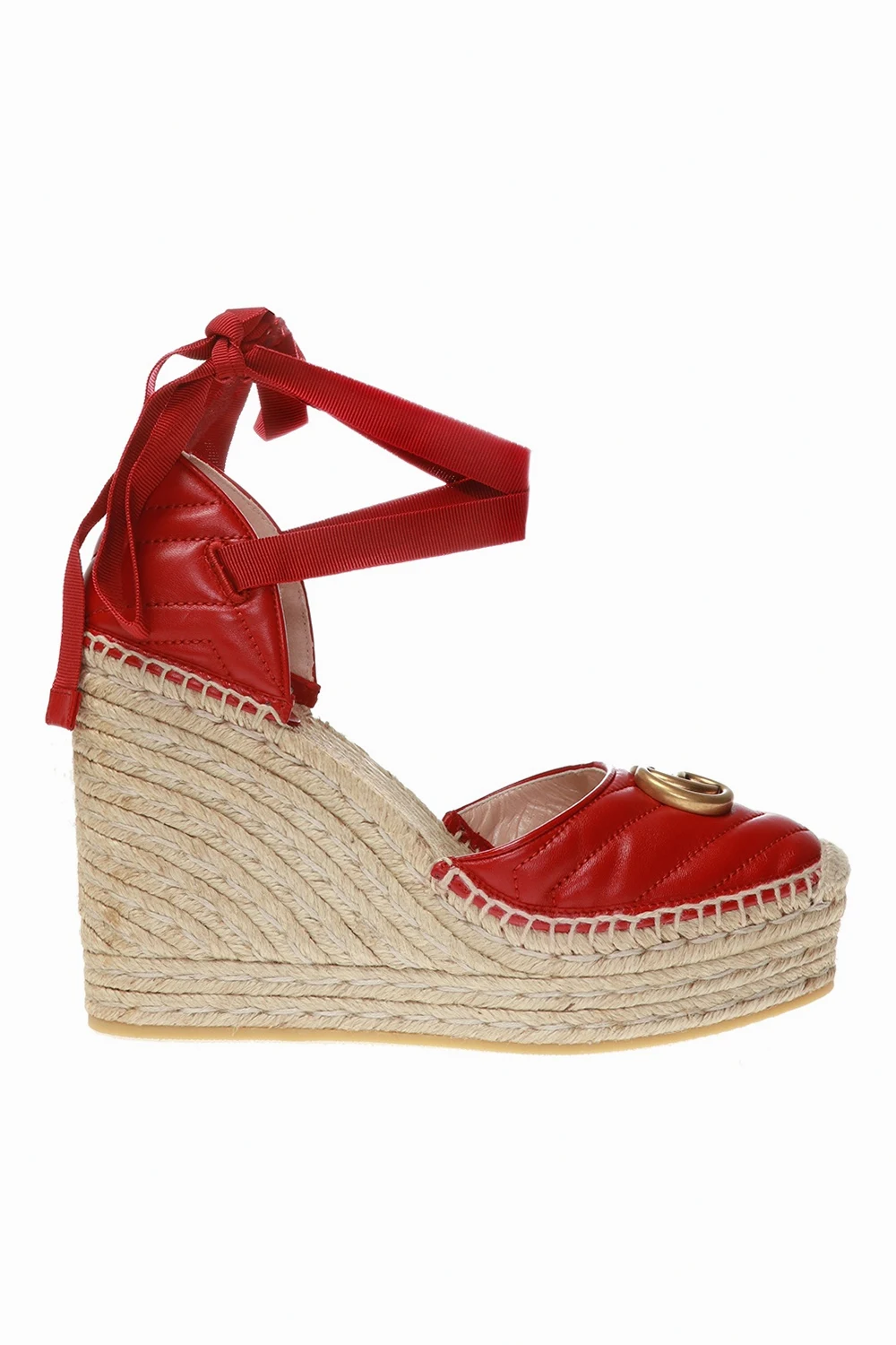 Pikowane buty na koturnie