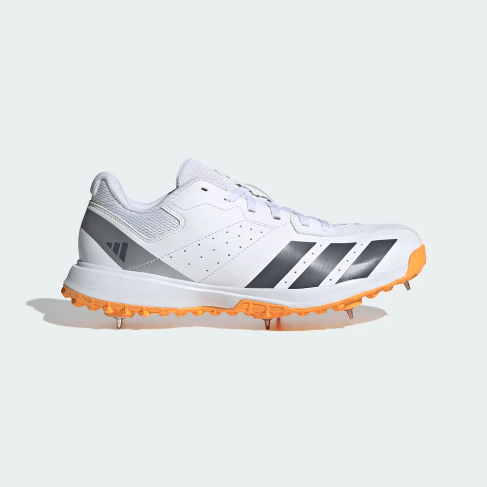 M Howzat Spike Trainers
