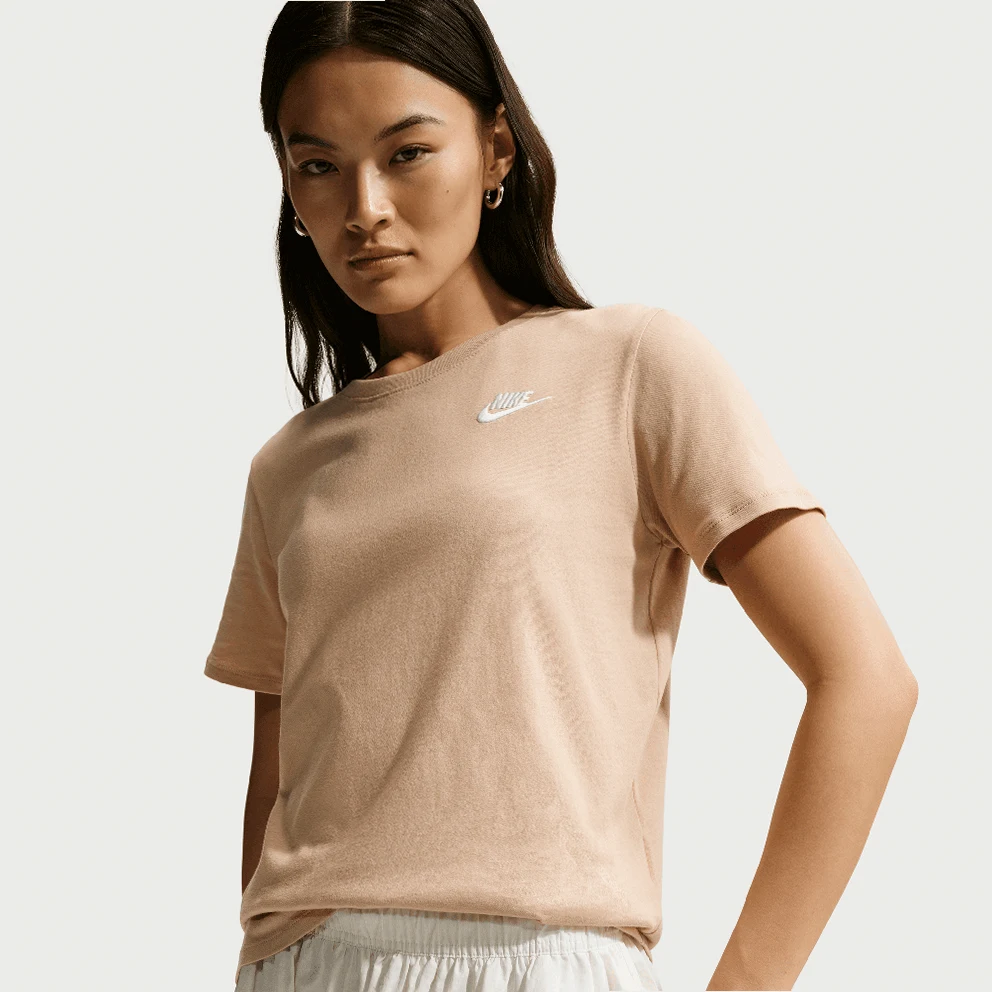 Sportswear Club Essentials Women's T-Shirt