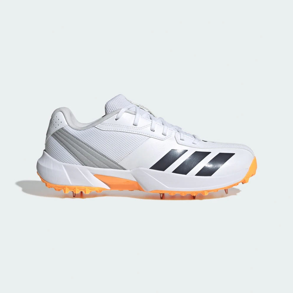 22Yds Spike Cricket Shoes