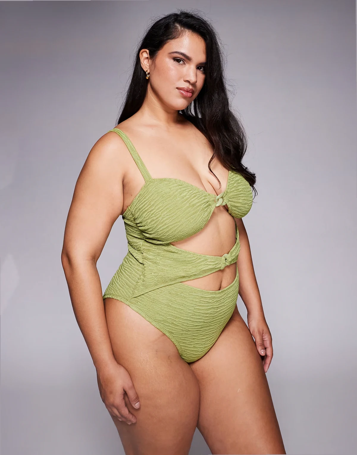 ASOS DESIGN Curve – Laurie – Limonkowy strój kąpielowy bandeau z ozdobnym skręceniem z przodu i łańcuszkowym detalem