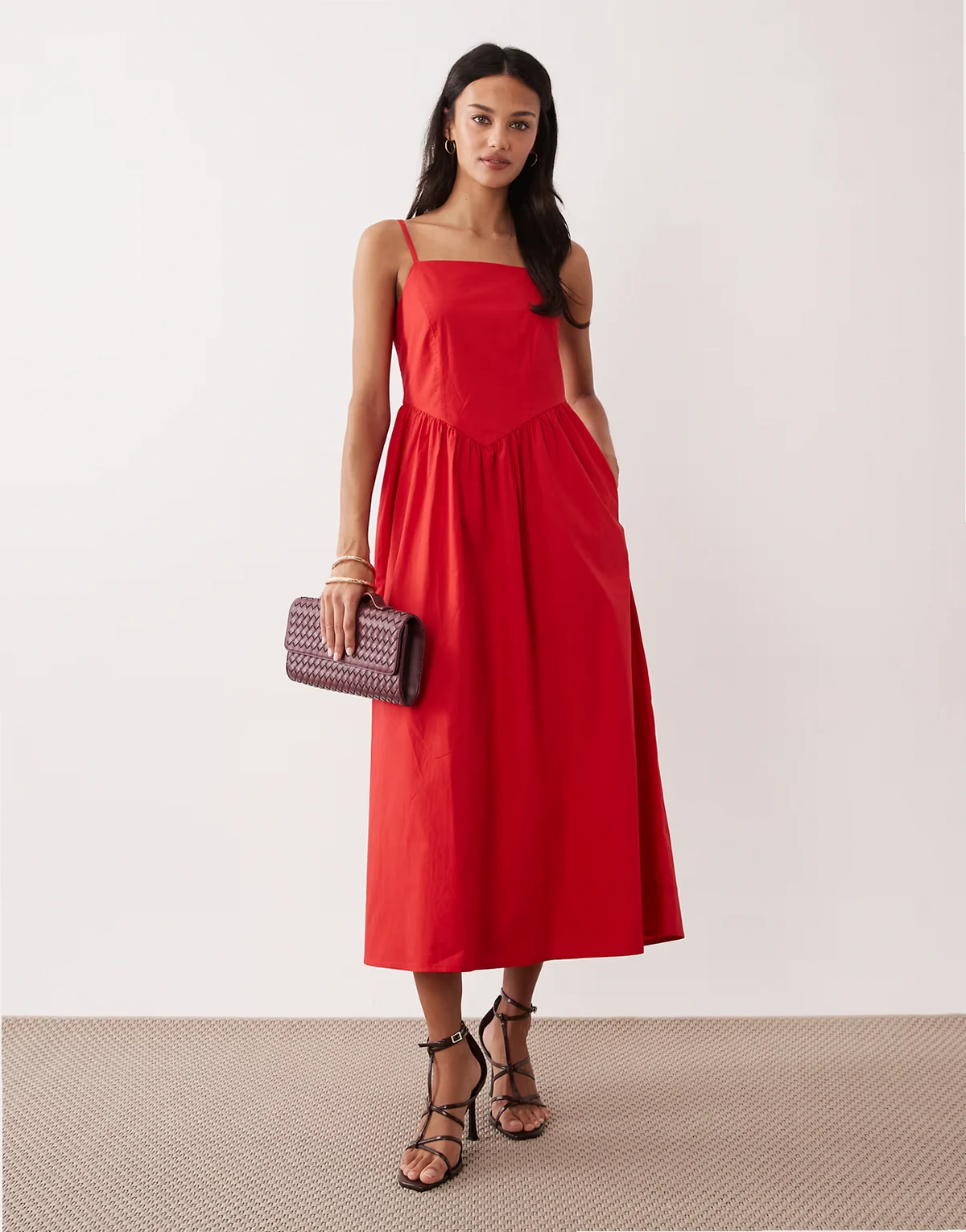 – Briella – Midikleid mit asymmetrischem Saum