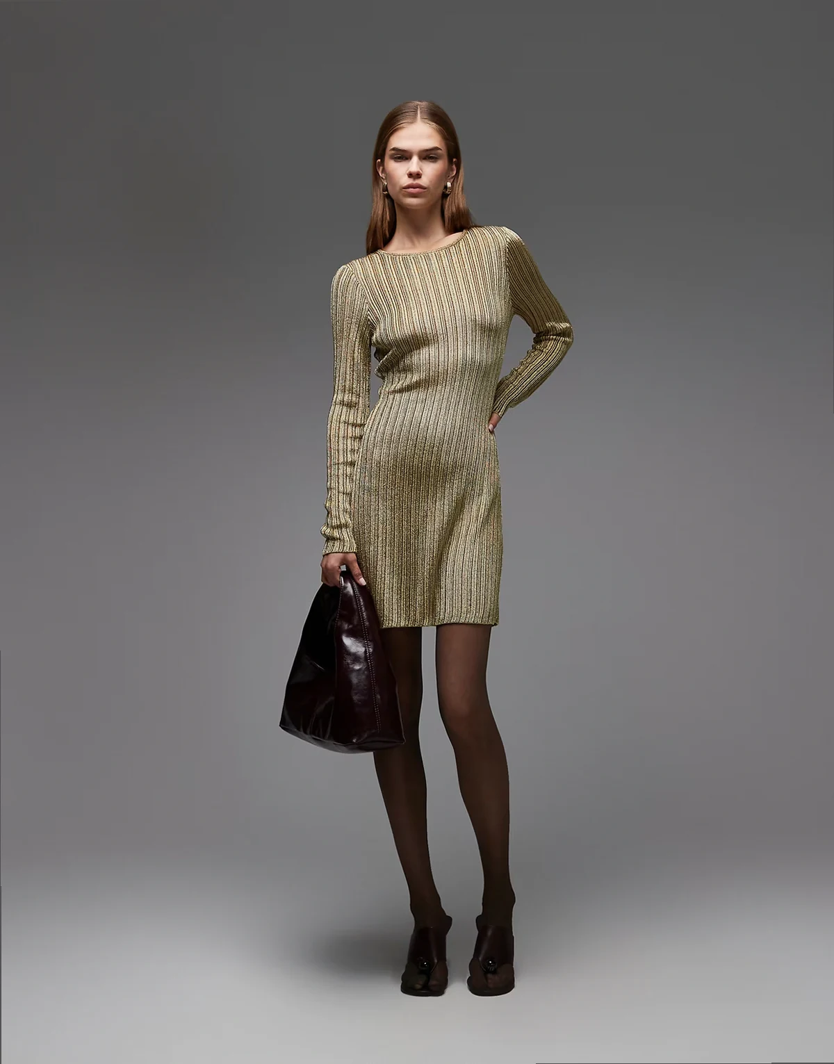 – Geripptes Ministrickkleid in Glitzer-Gold
