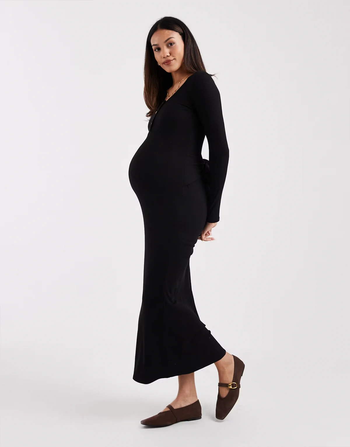 ASOS DESIGN Maternity – Czarna prążkowana sukienka midi z dekoltem U z guzikami i wiązaniem