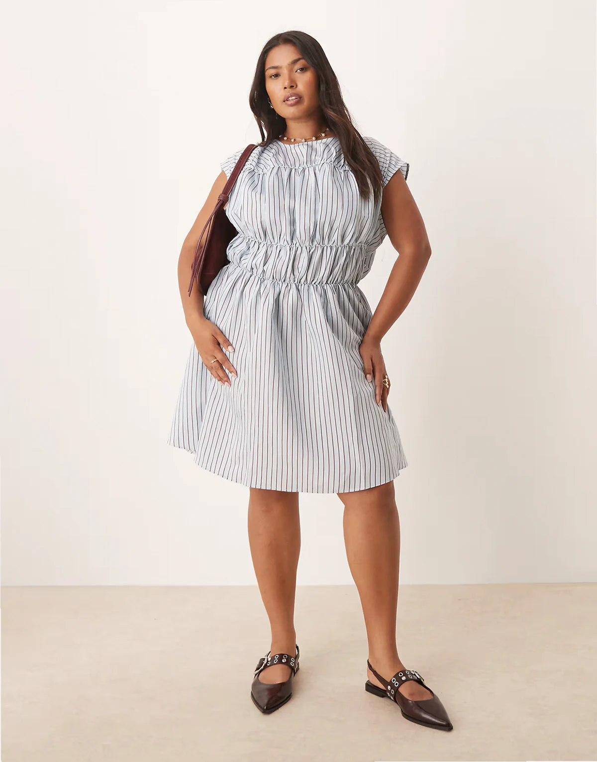 ASOS DESIGN Curve – Niebieska marszczona u góry sukienka mini z podwójną spódnicą w kratkę
