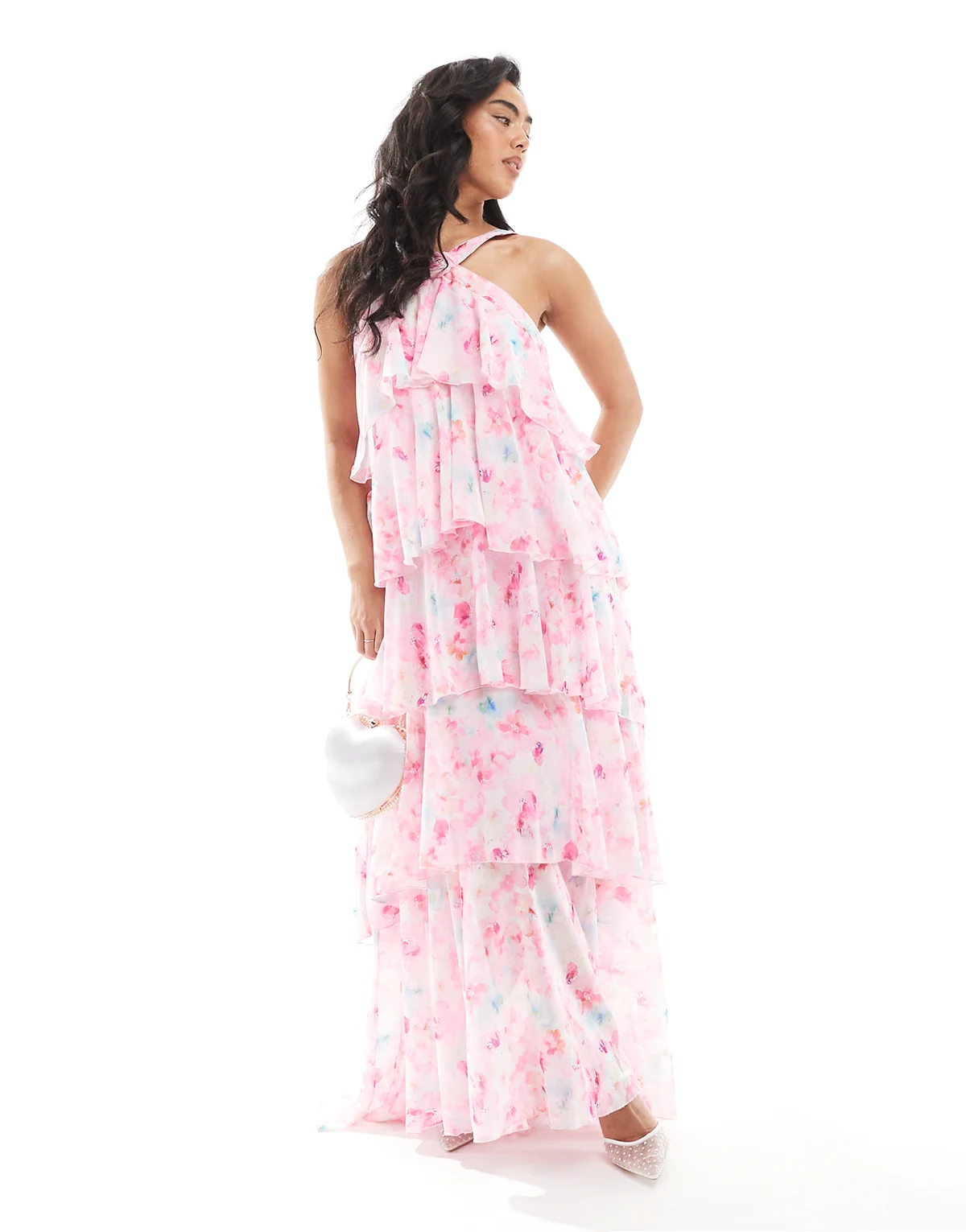 – Felicia – Gestuftes Neckholder-Maxikleid in Rosa mit verschwommenem Blumenmuster und Ansteckblumendetail