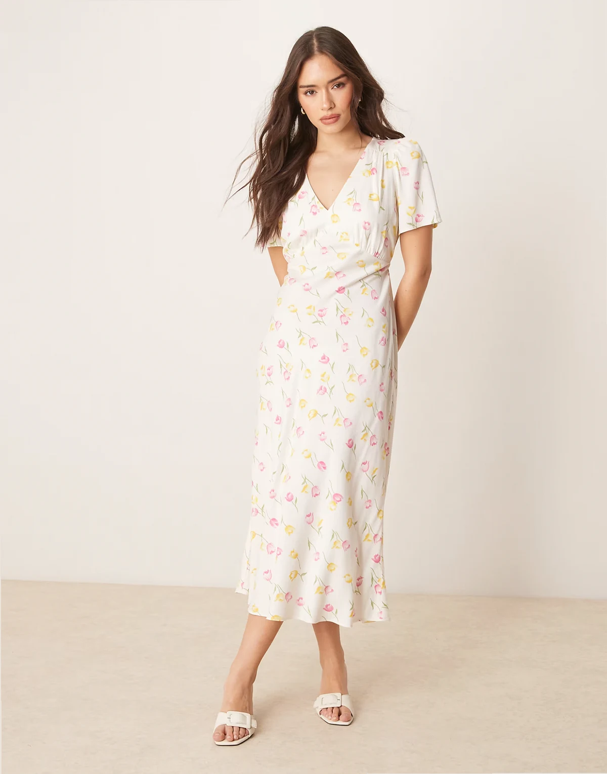 – Flora – Midi-Freizeitkleid in Cremeweiß mit Tulpenmuster