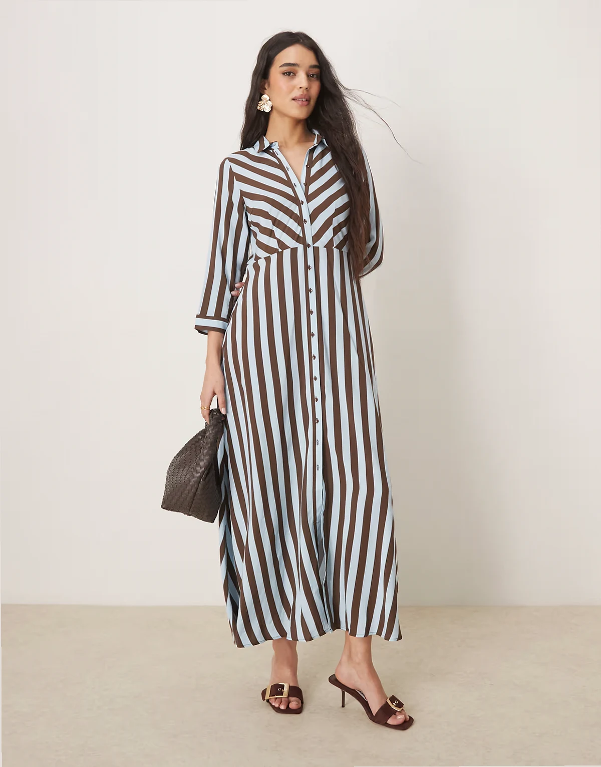 – Maxi-Hemdkleid in Braun und Blau gestreift