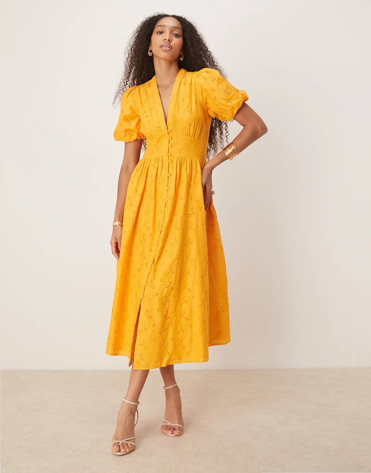 – Starlight – Midikleid in Ringelblumengelb mit Puffärmeln