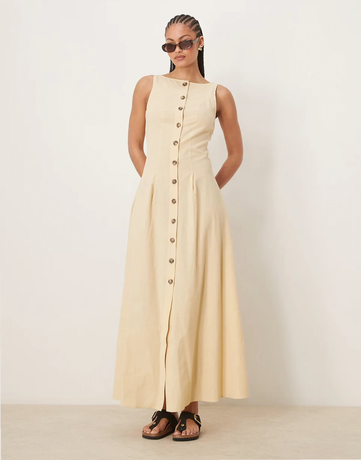 ASOS DESIGN Tall – Piaskowa zapinana na guziki sukienka maxi z górą o fasonie kamizelki z prostym dekoltem