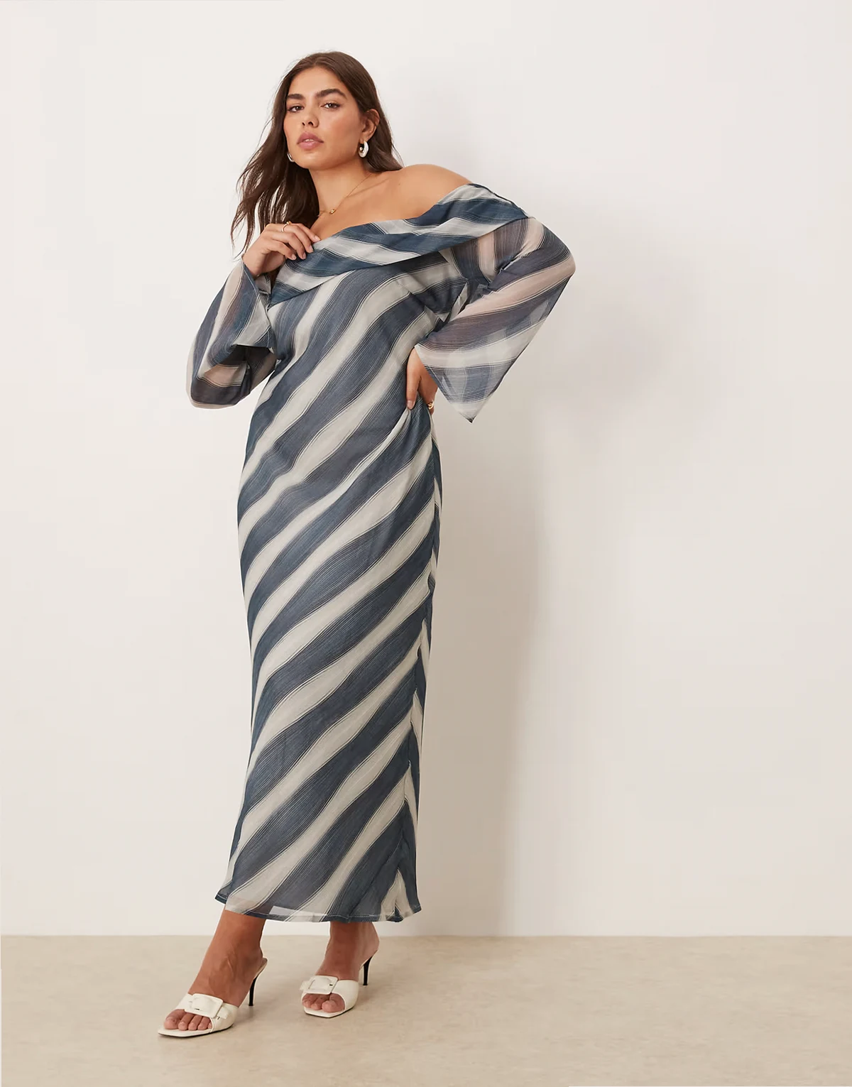 ASOS DESIGN Curve – Sukienka midi z odwijanym dekoltem bardot i wzorem w niebieskie paski