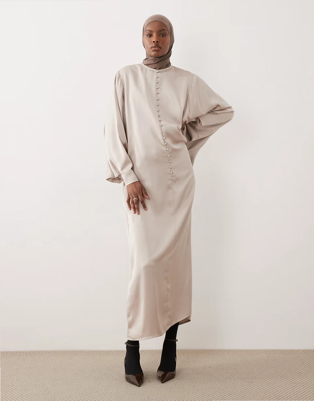 button detailing wide sleeve caftan in oyster