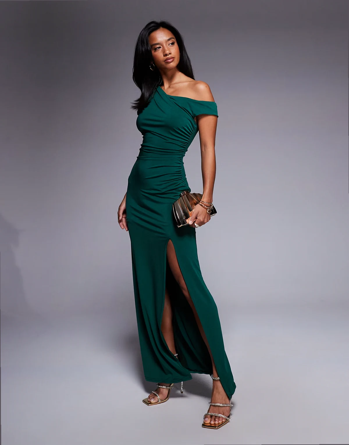 – Midaxi-Kleid in Smaragdgrün mit hohem Beinschlitz mit One-Shoulder-Träger