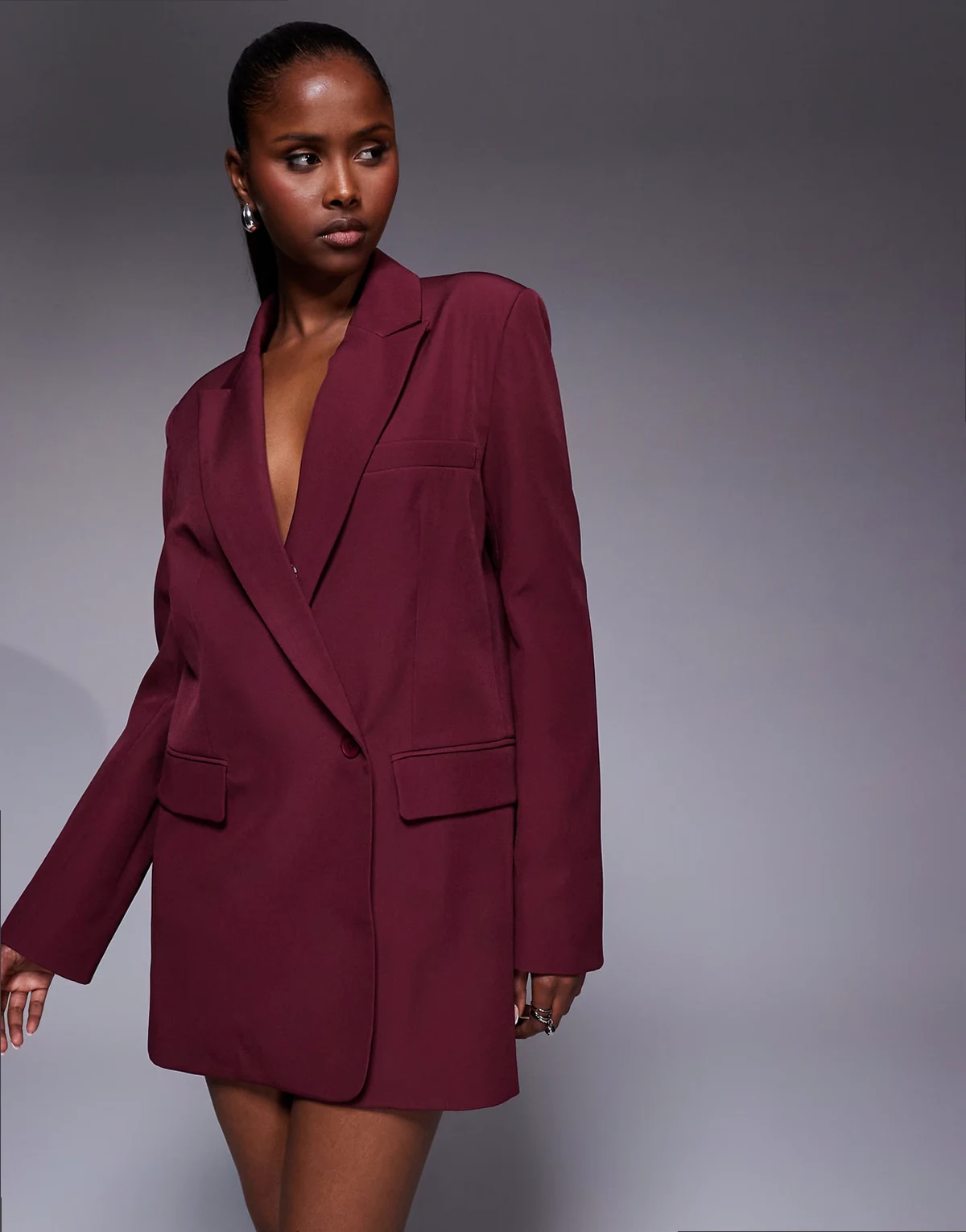 Exclusive – Ciemnobordowa sukienka oversize o kroju marynarki