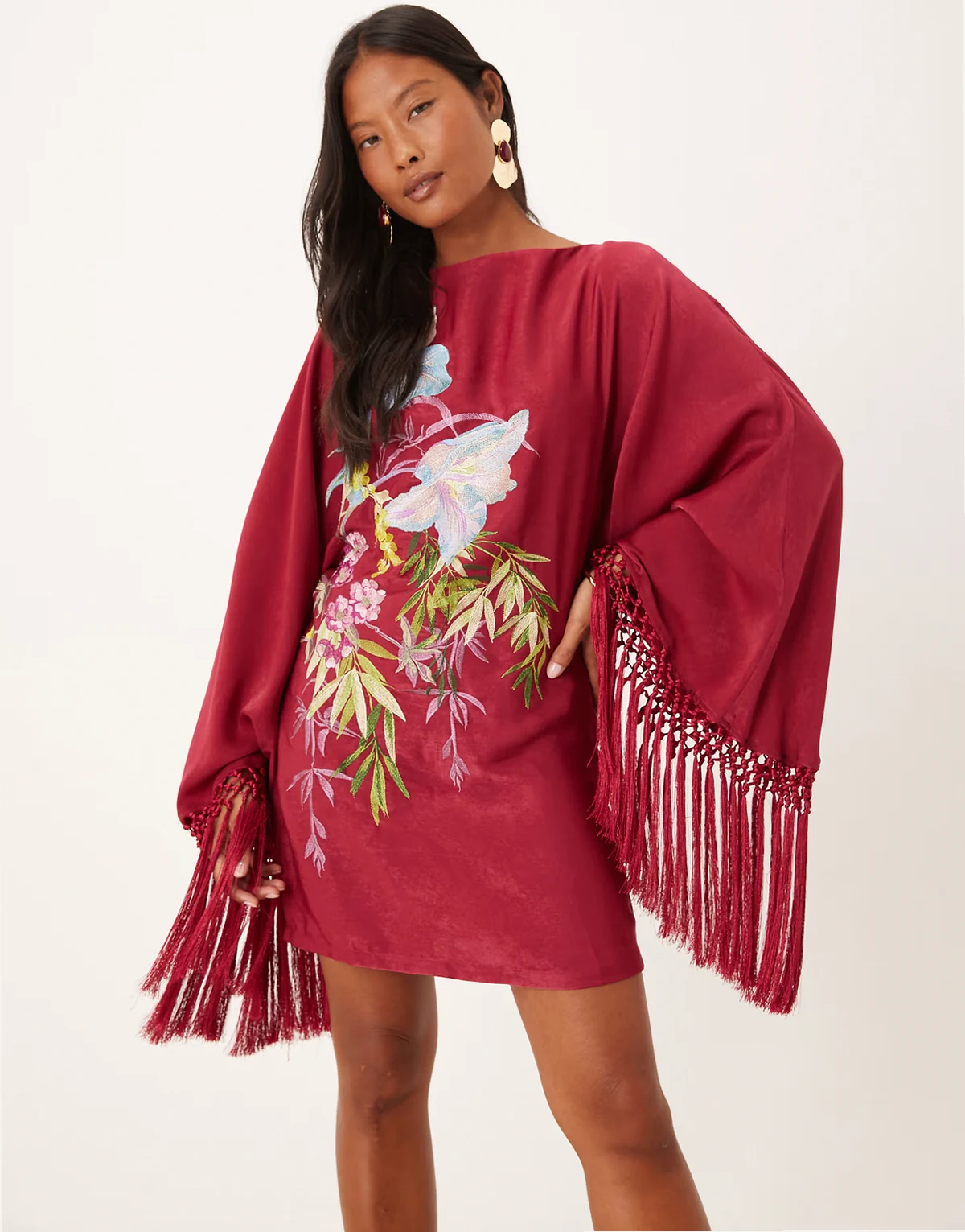 ASOS DESIGN Petite – Langärmliges Minikleid in Pink mit Blumenstickerei und Fransen