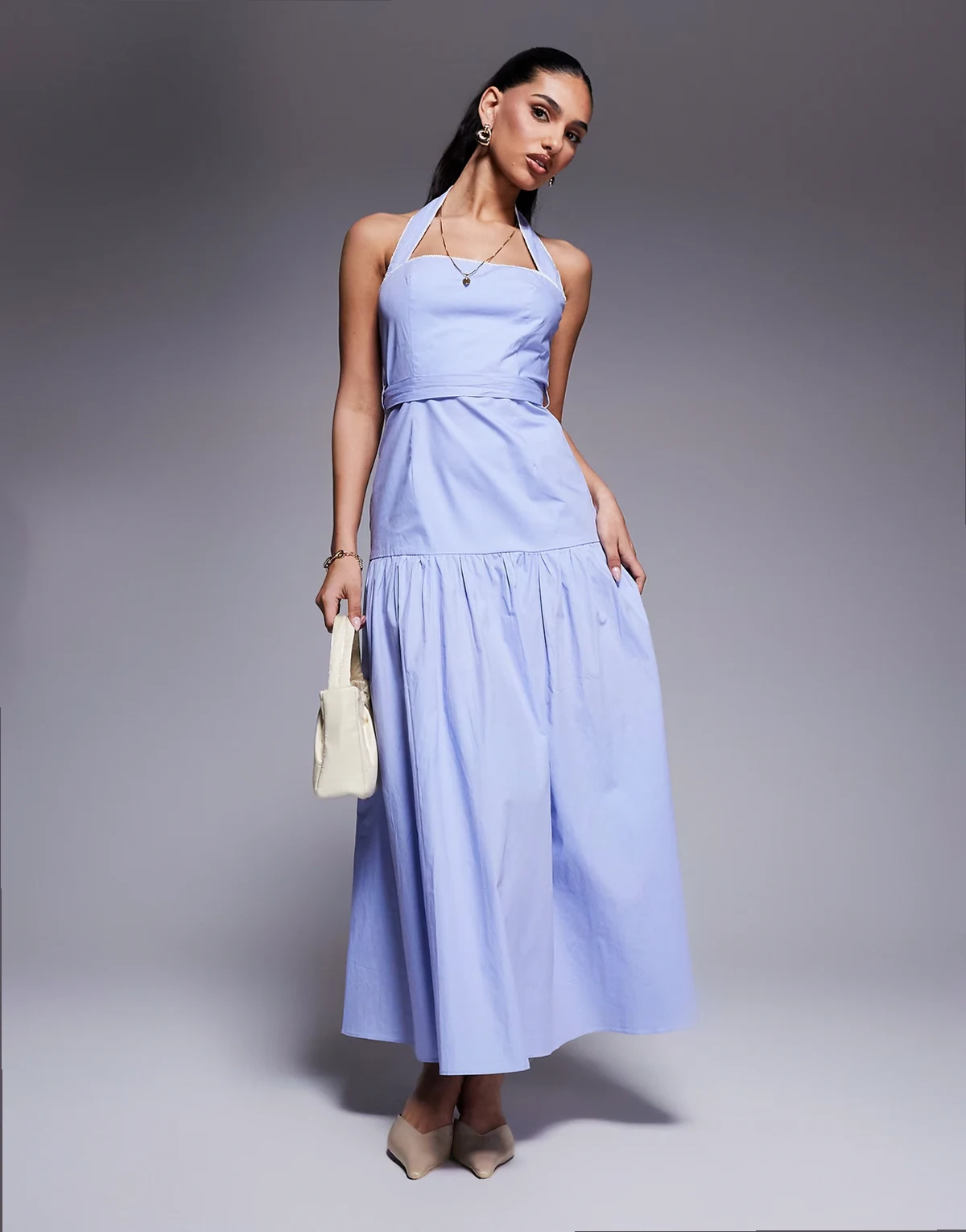 Exclusive – Jasnoniebieska popelinowa sukienka bawełniana maxi z dekoltem halter i obniżoną linią talii z wiązaniem