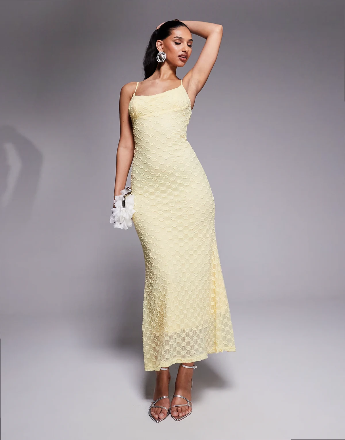 – Cytrynowożółta sukienka midi z siateczki