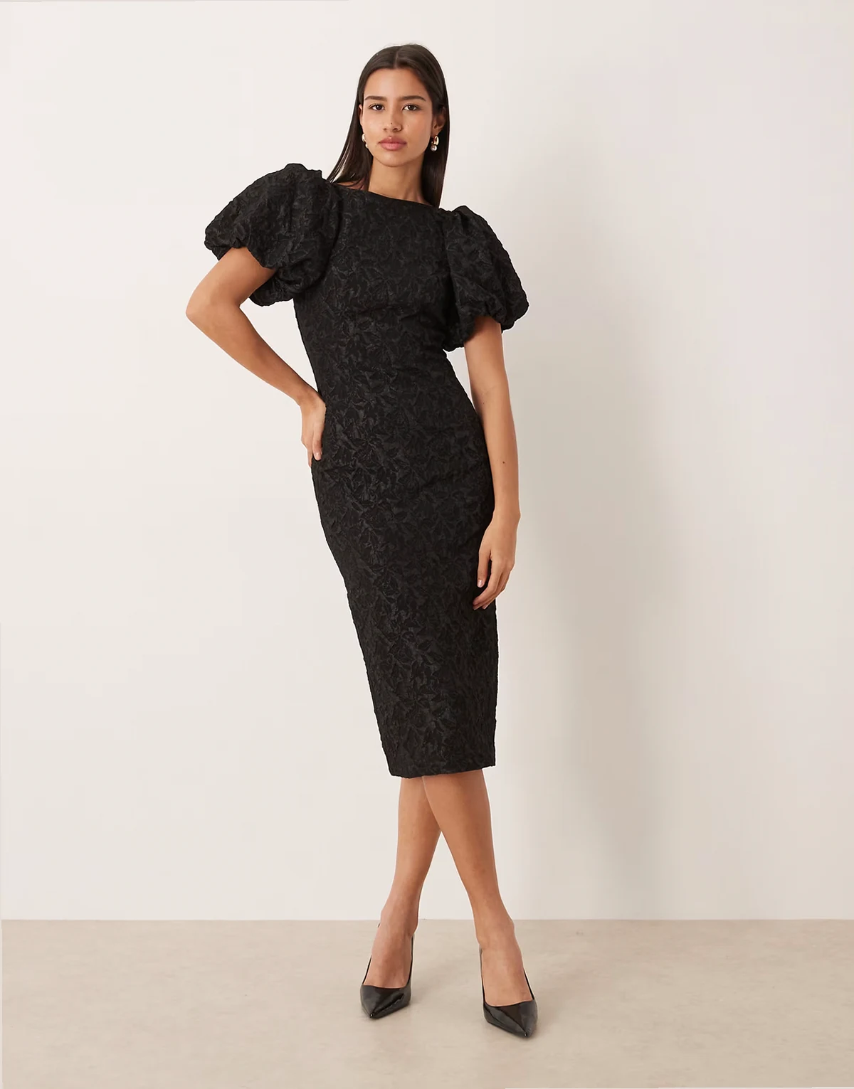 – Jacquard-Minikleid in Schwarz mit Puffärmeln