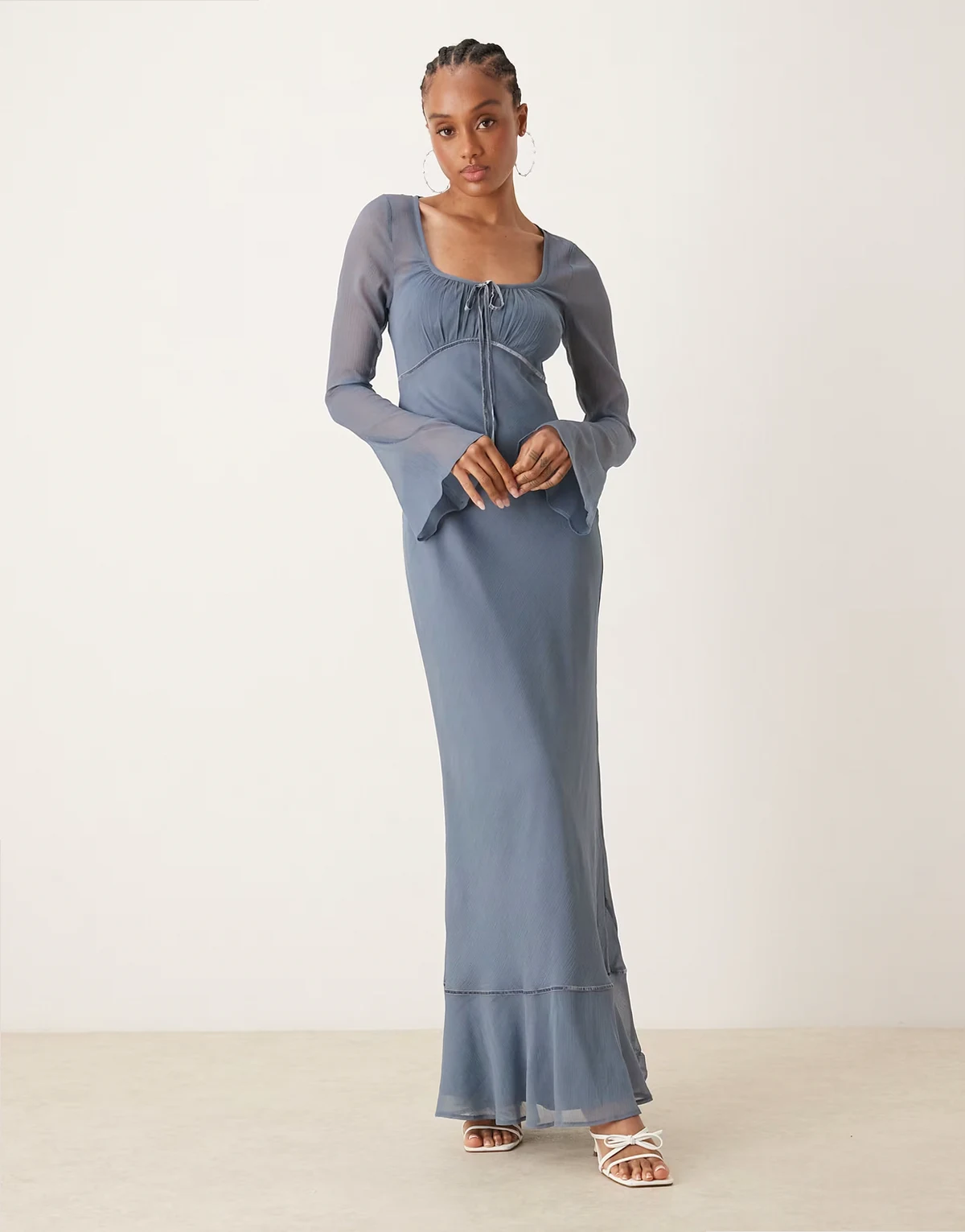 ASOS DESIGN Tall – Langärmliges Maxikleid in Stahlblau mit geraffter Brustpartie