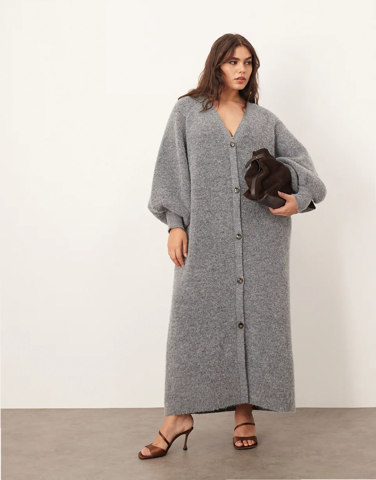 ASOS Curve – Szara dzianinowa sukienka midi z balonowymi rękawami i zapięciem na guziki