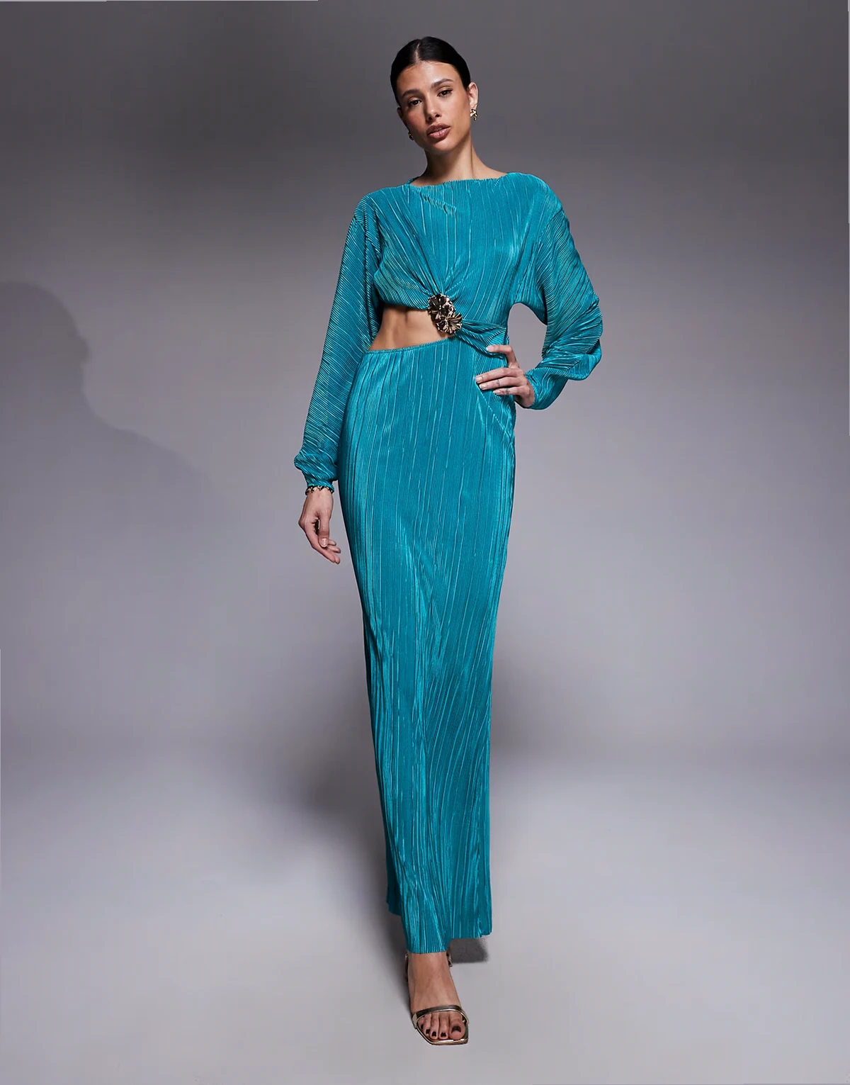 ASOS DESIGN Tall – Plissiertes Maxikleid in Petrol mit Cocoon-Ärmeln und Metall-Detail