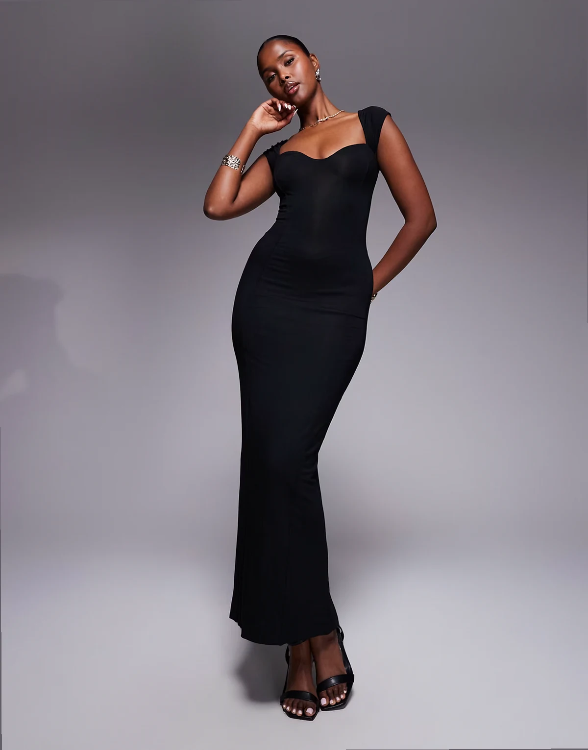 Dolcezza sweetheart midaxi dress in black