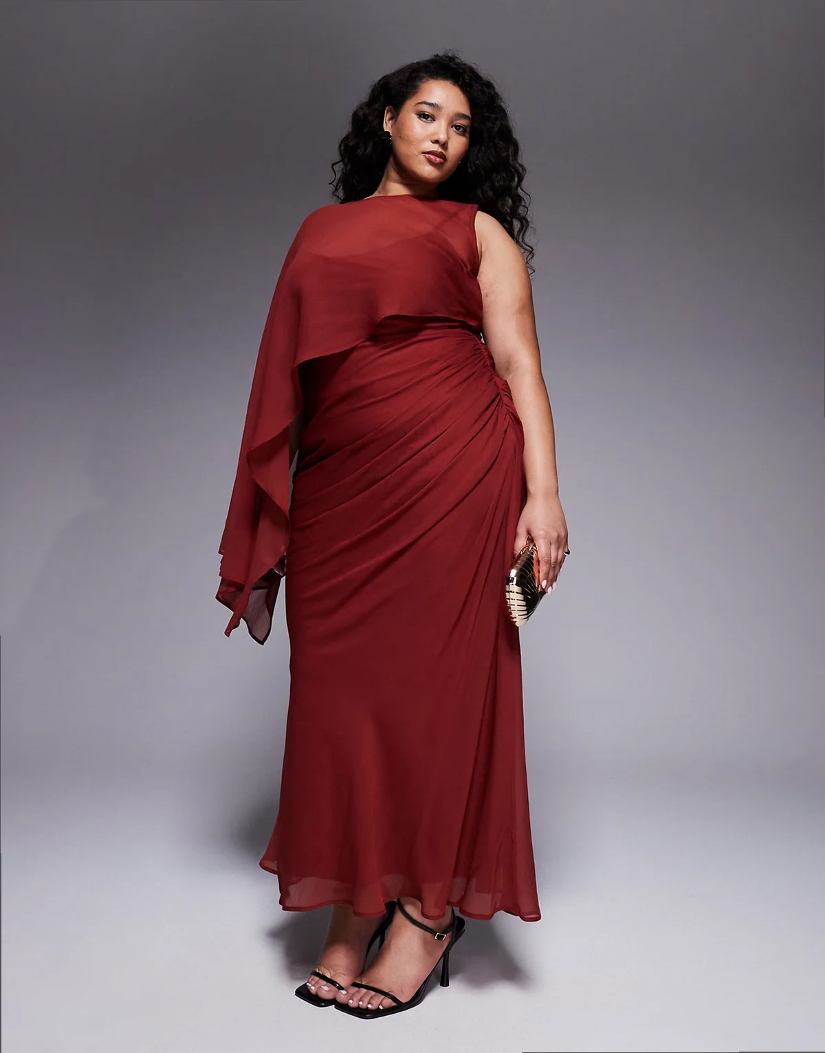 ASOS DESIGN Curve – Rdzawoczerwona sukienka maxi z warstwowym rękawem i drapowaną spódnicą