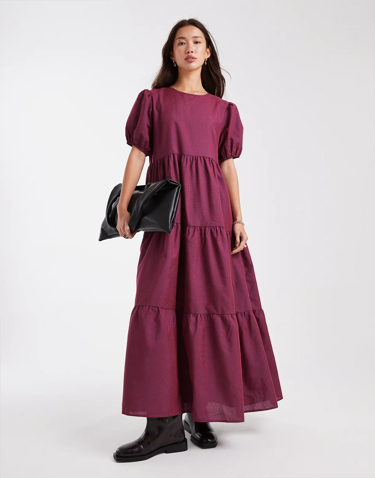 – Czerwono-czarna warstwowa sukienka maxi w kratkę