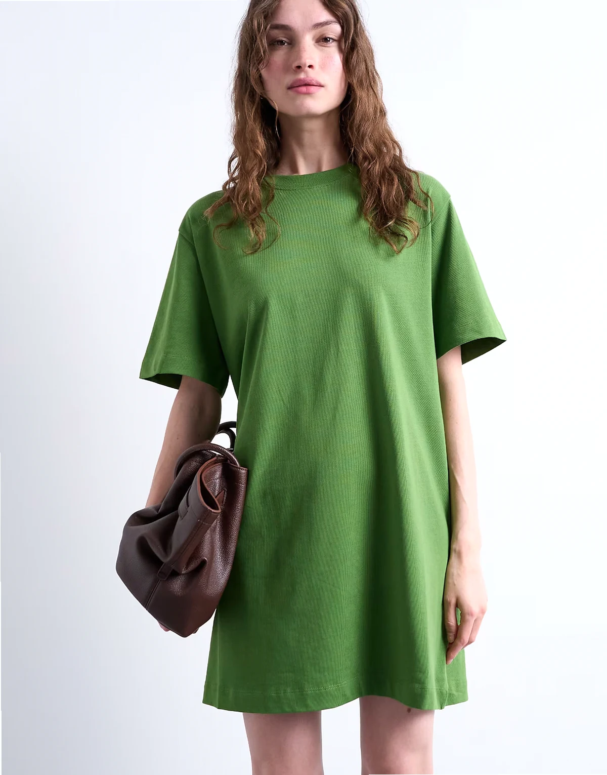 Premium – Zielona sukienka t-shirtowa oversize z krótkim rękawem