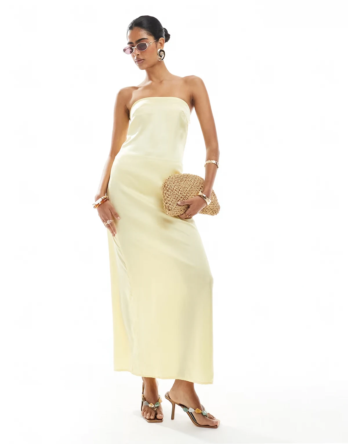 – Trägerloses Maxikleid aus Satin in blassem Bananengelb