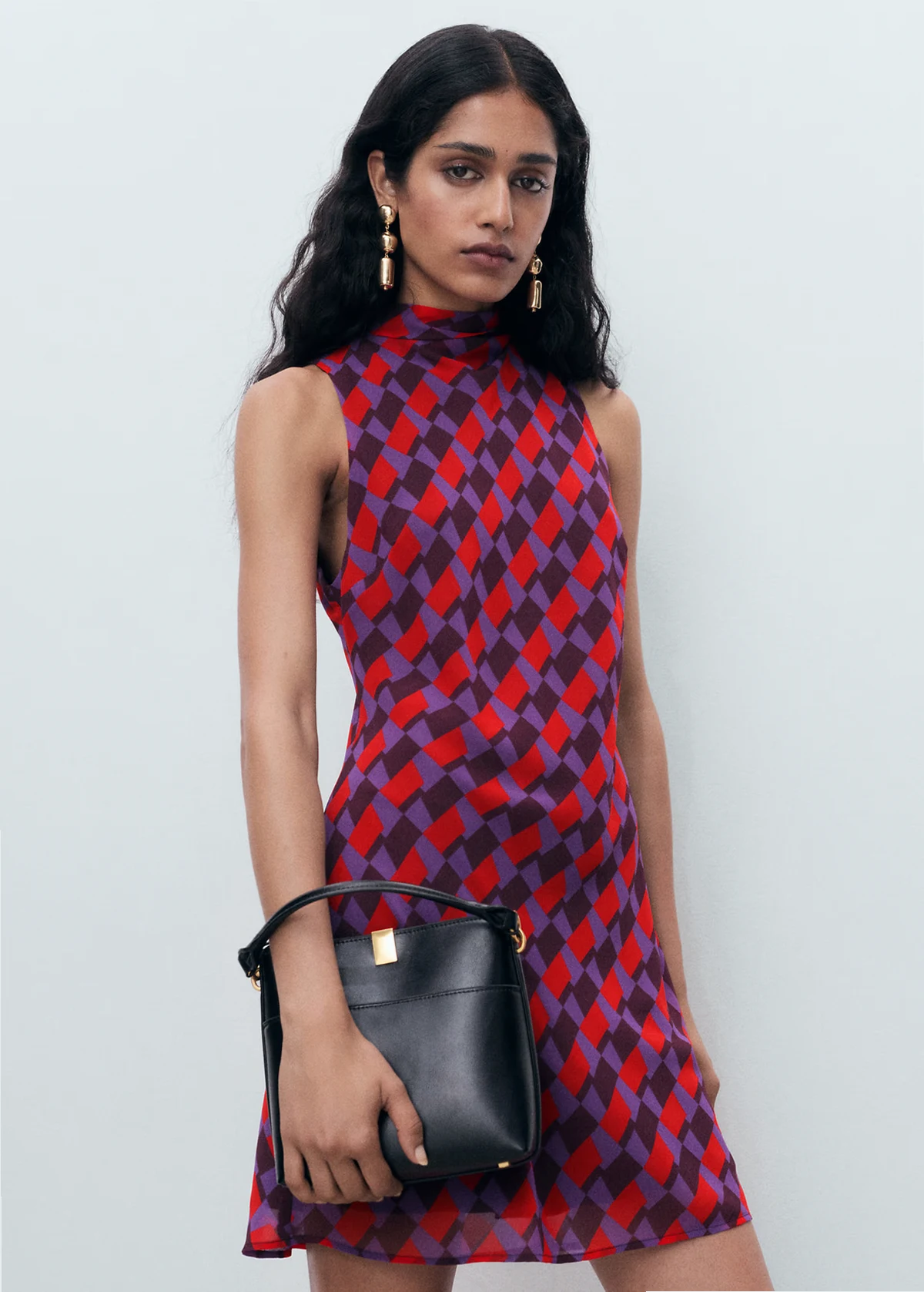 – Etui-Minikleid mit abstraktem Print und Kragendetail