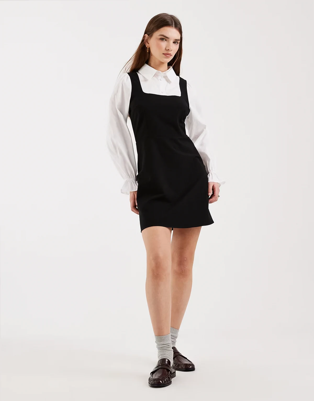 pinafore dress with shirt in mono