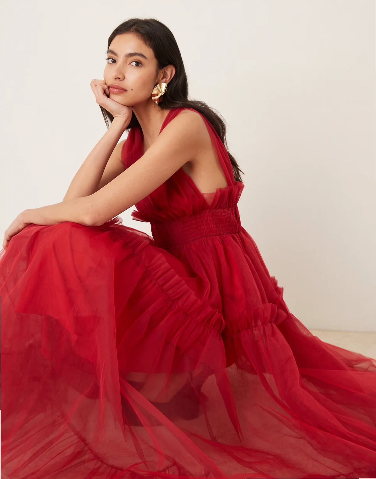 Rouge deep v-neck tulle midi dress in red