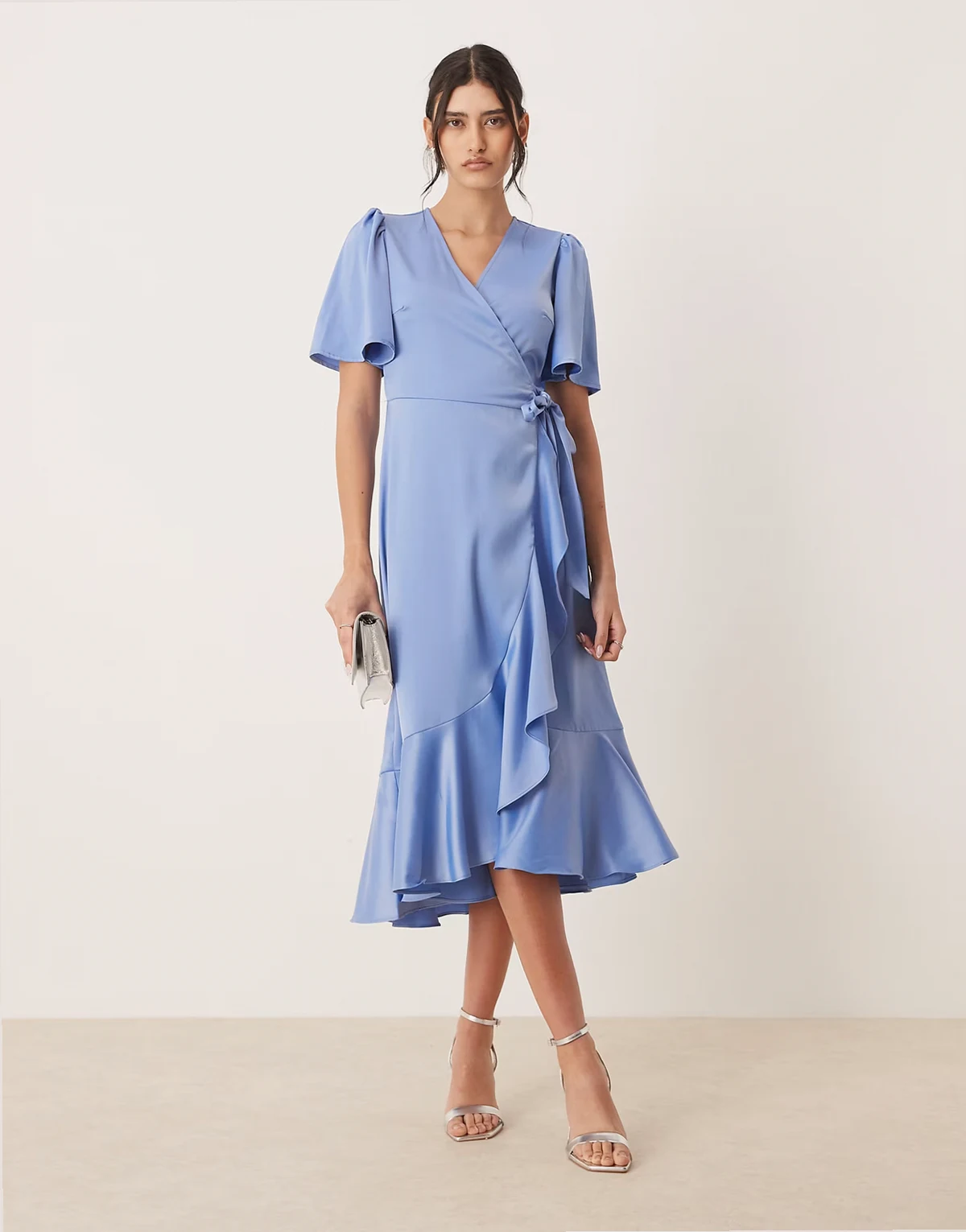 – Midi-Wickelkleid aus Satin in Blau