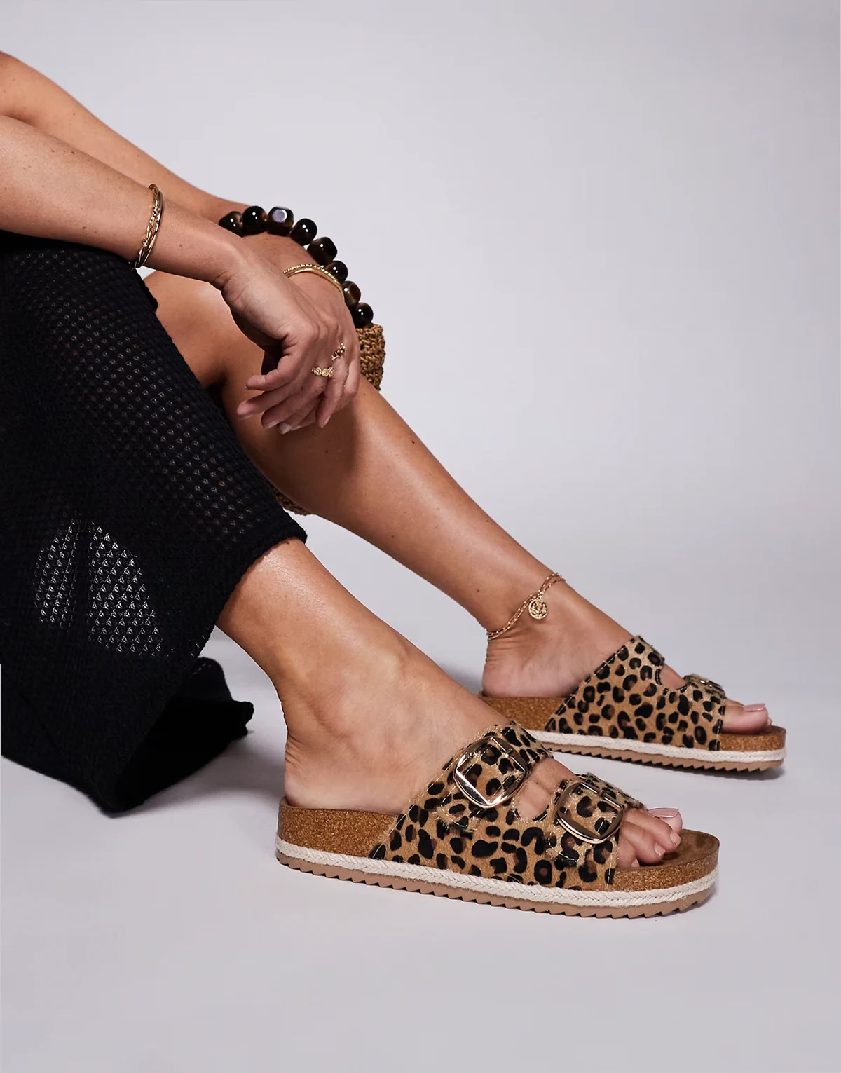 – Espadrilles-Sandalen mit Leopardenmuster mit zwei Schnallen