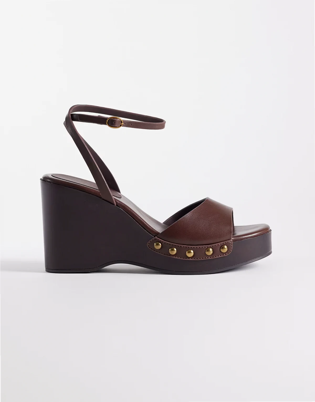 – Thea – Sandalen in schokobrauner Holzoptik mit Keilabsatz