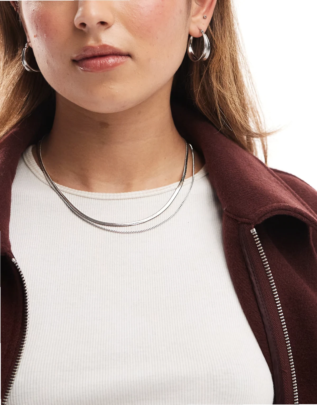 – Podwójny łańcuszek w odcieniu srebra