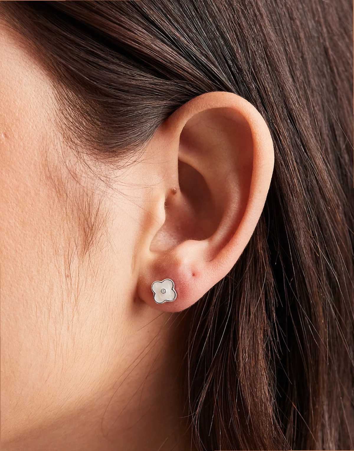 – Kolczyki z zawieszkami w kształcie koniczynki ze srebra próby 925