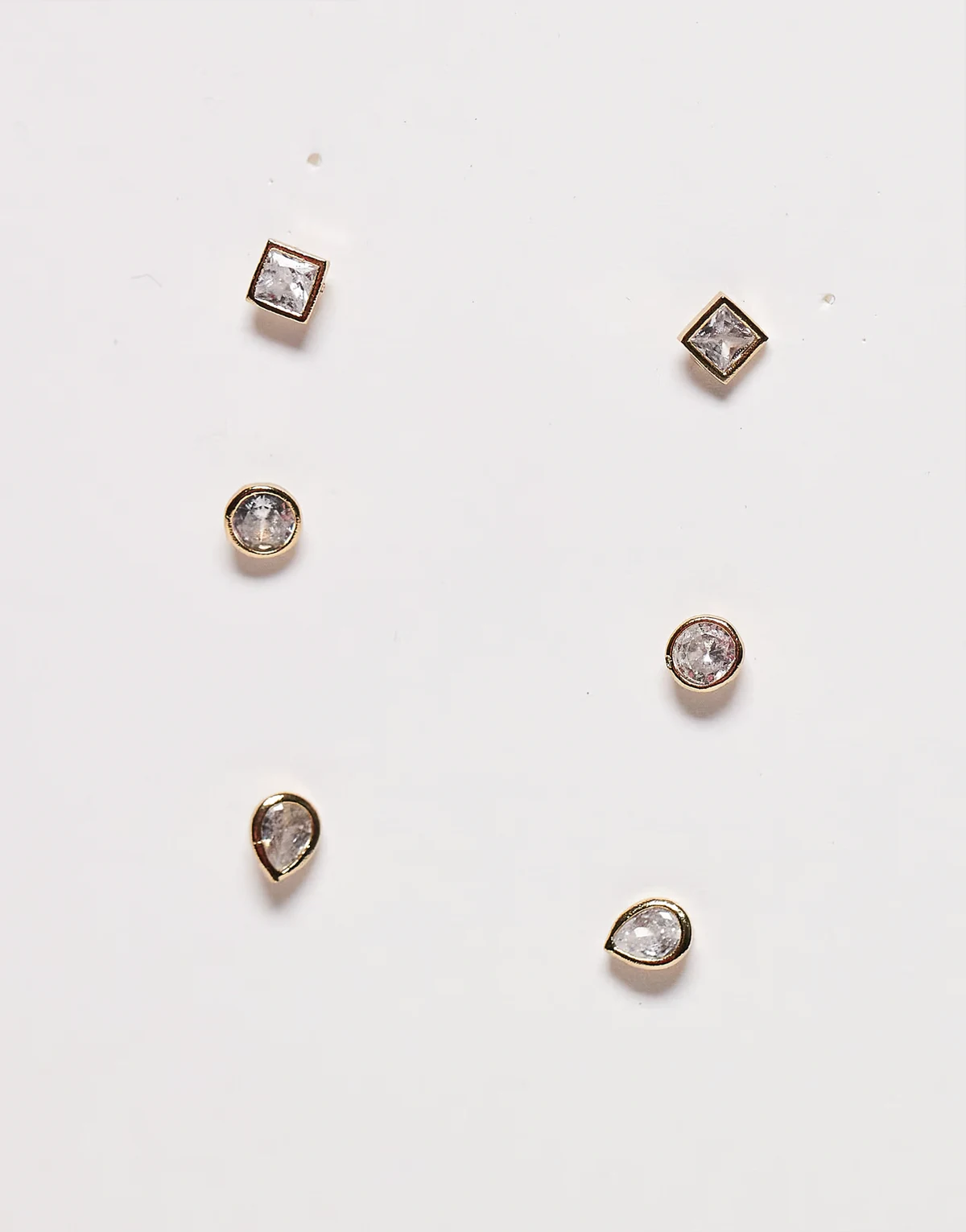 – Zestaw 3 par błyszczących kolczyków-wkrętek powlekanych 14-złotem