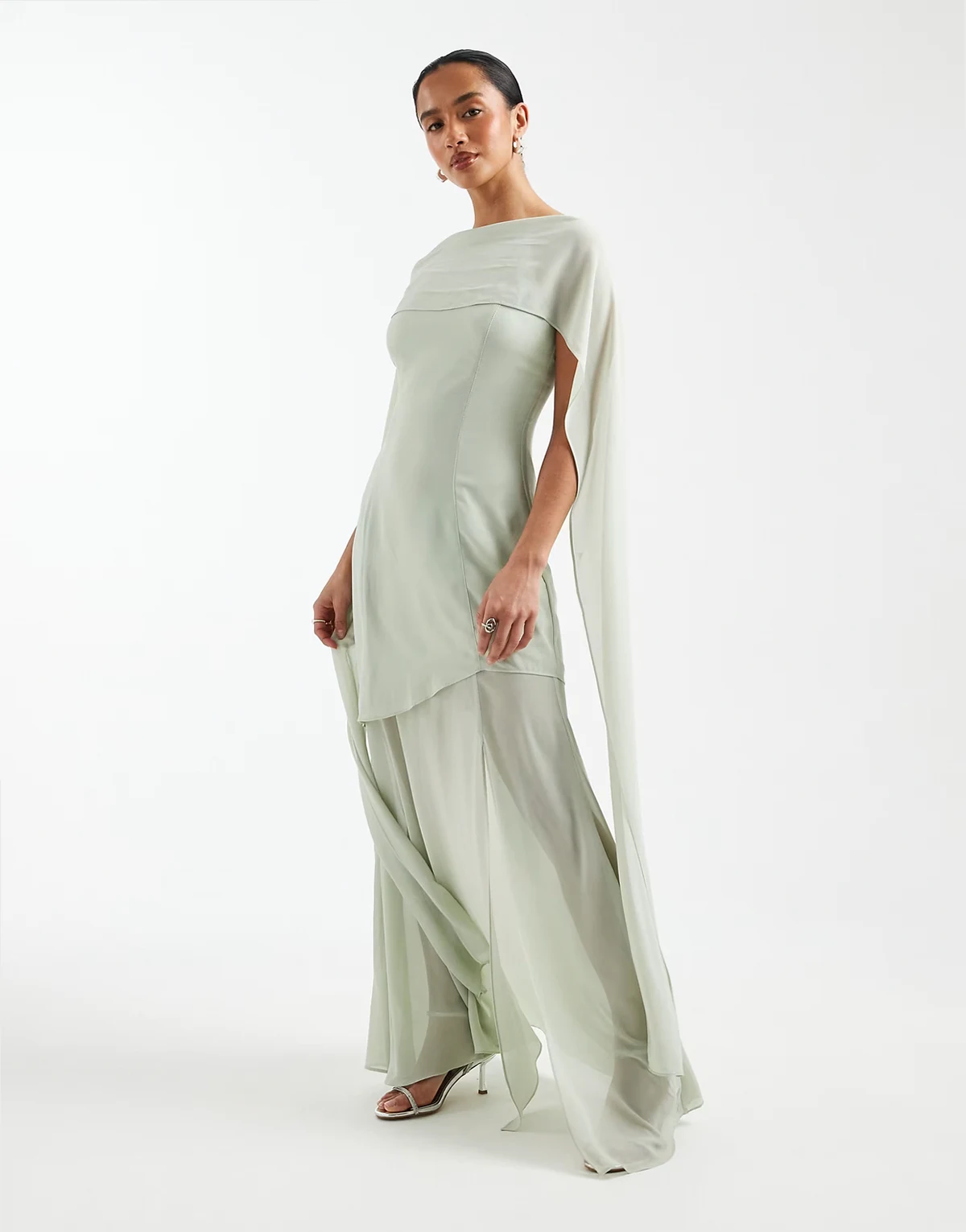 – Bridesmaid – Maxikleid aus Chiffon in Salbeigrün mit durchscheinendem Rock und Schaldetail