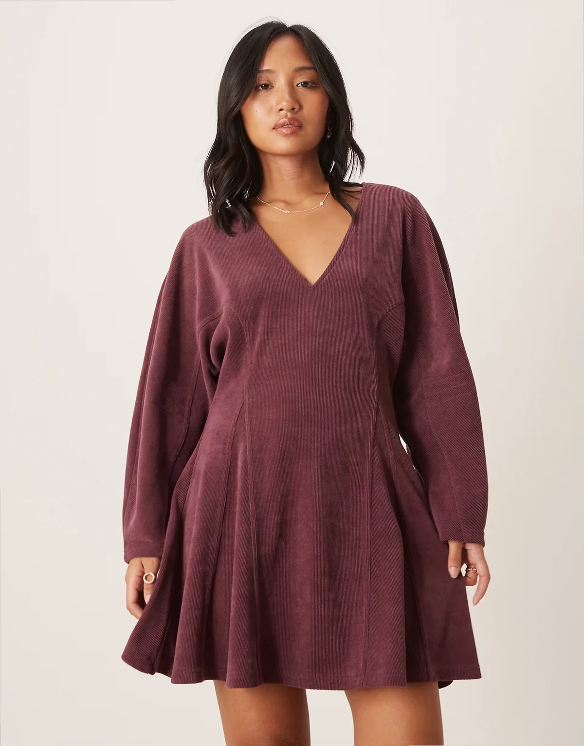 ASOS DESIGN Petite – Cord-Minikleid in Weinrot mit Cocoon-Ärmeln