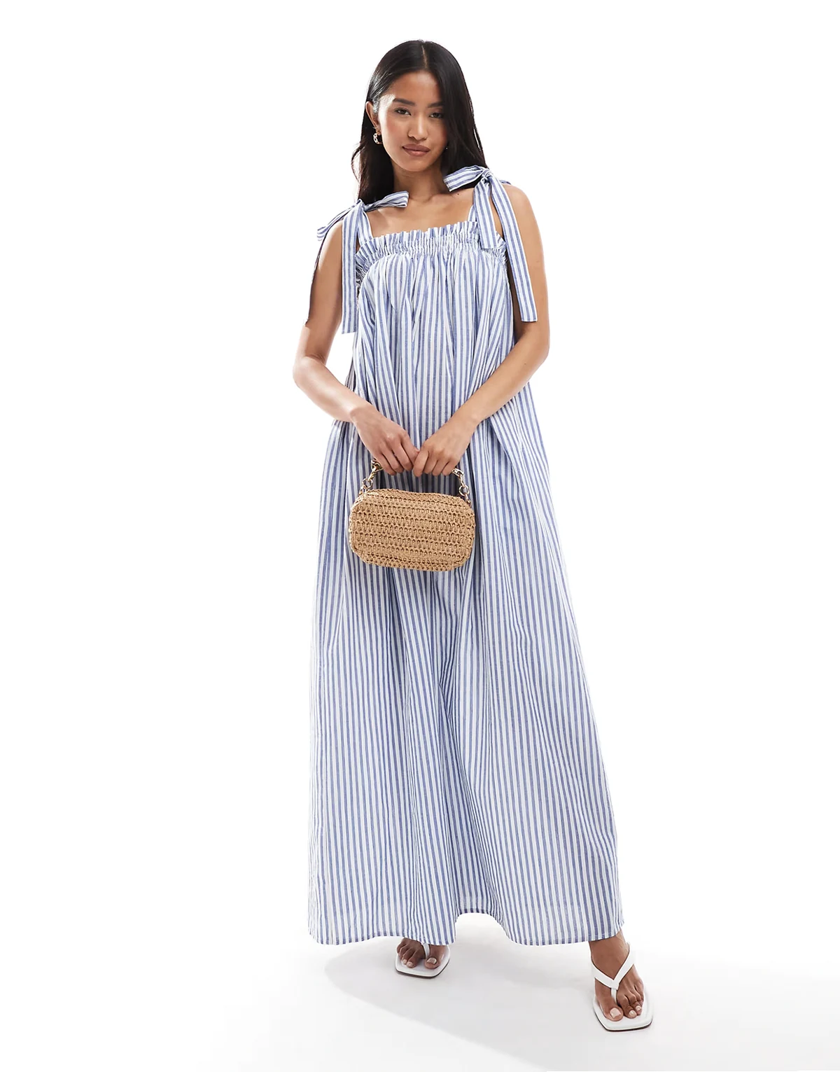 – Blau gestreiftes Maxi-Hängerkleid aus Popeline mit Riemchenträgern