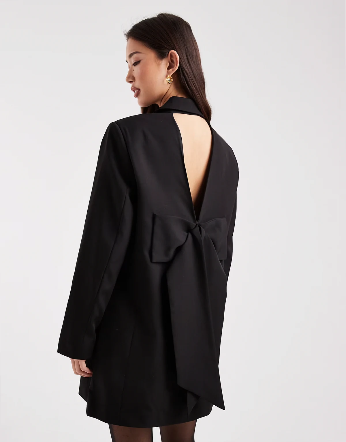 – Blazer-Kleid in Schwarz mit Schleifendetail am Rücken