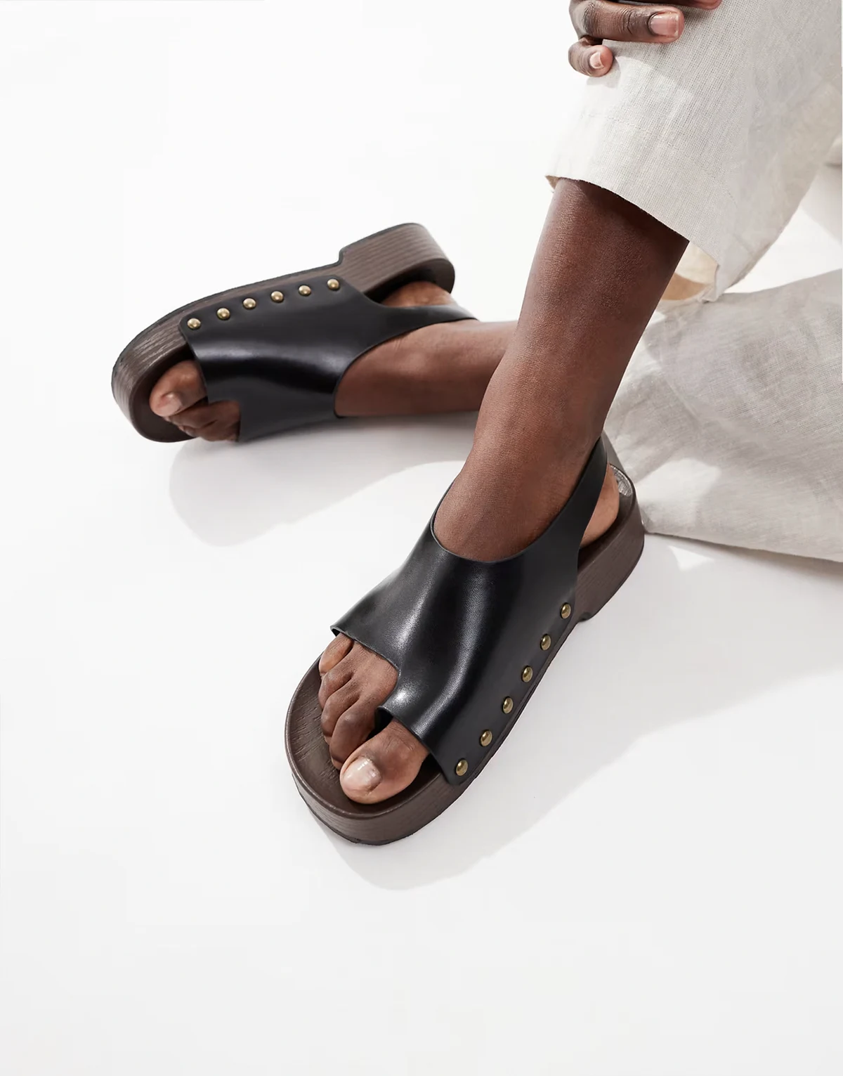 – Clog-Sandalen in Schwarz