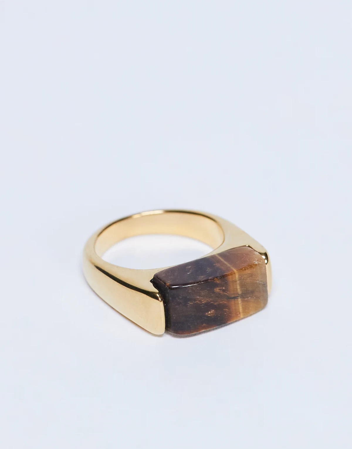 Raquel – Goldfarbener Ring aus Edelstahl mit Tigeraugen-Schmuckstein