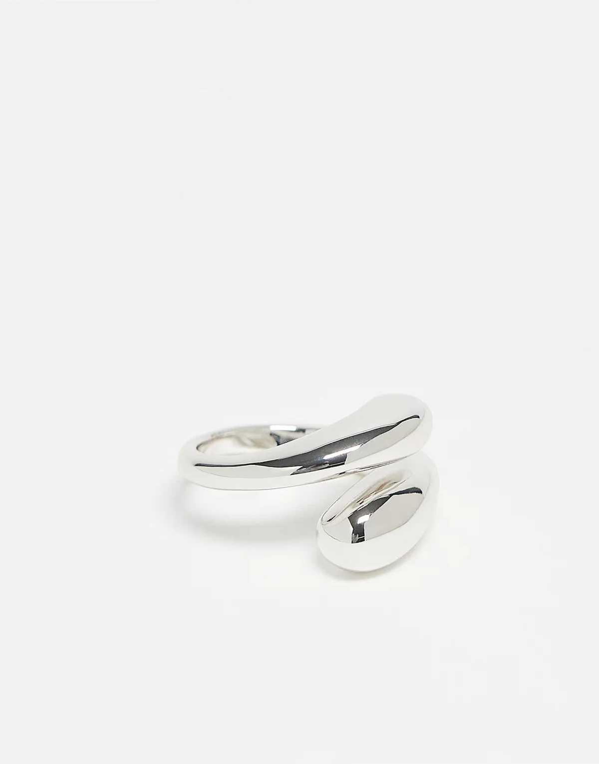 – Breiter Ring in Silber-Optik mit Spiral-Design