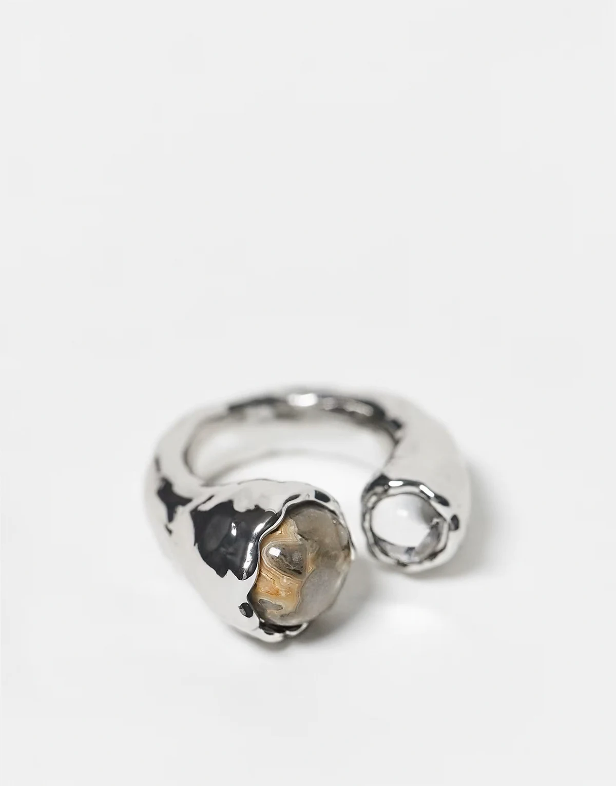 – Ring in Silberoptik mit zwei Schmucksteinen