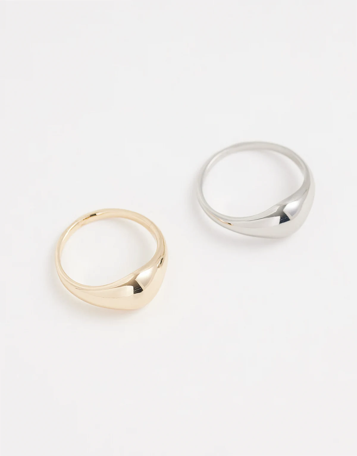 ASOS DESIGN Curve – Ringe in Gold- und Silberoptik mit Bläschendesign, 2er-Pack