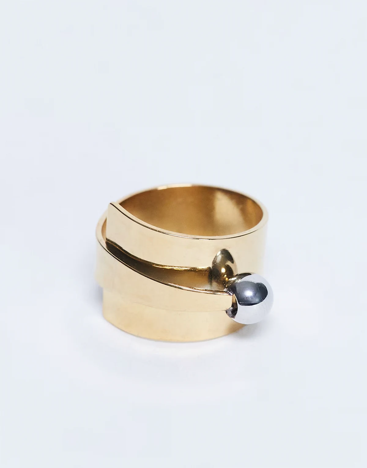 – Goldfarbener Ring aus wasserfestem Edelstahl im Wickeldesign