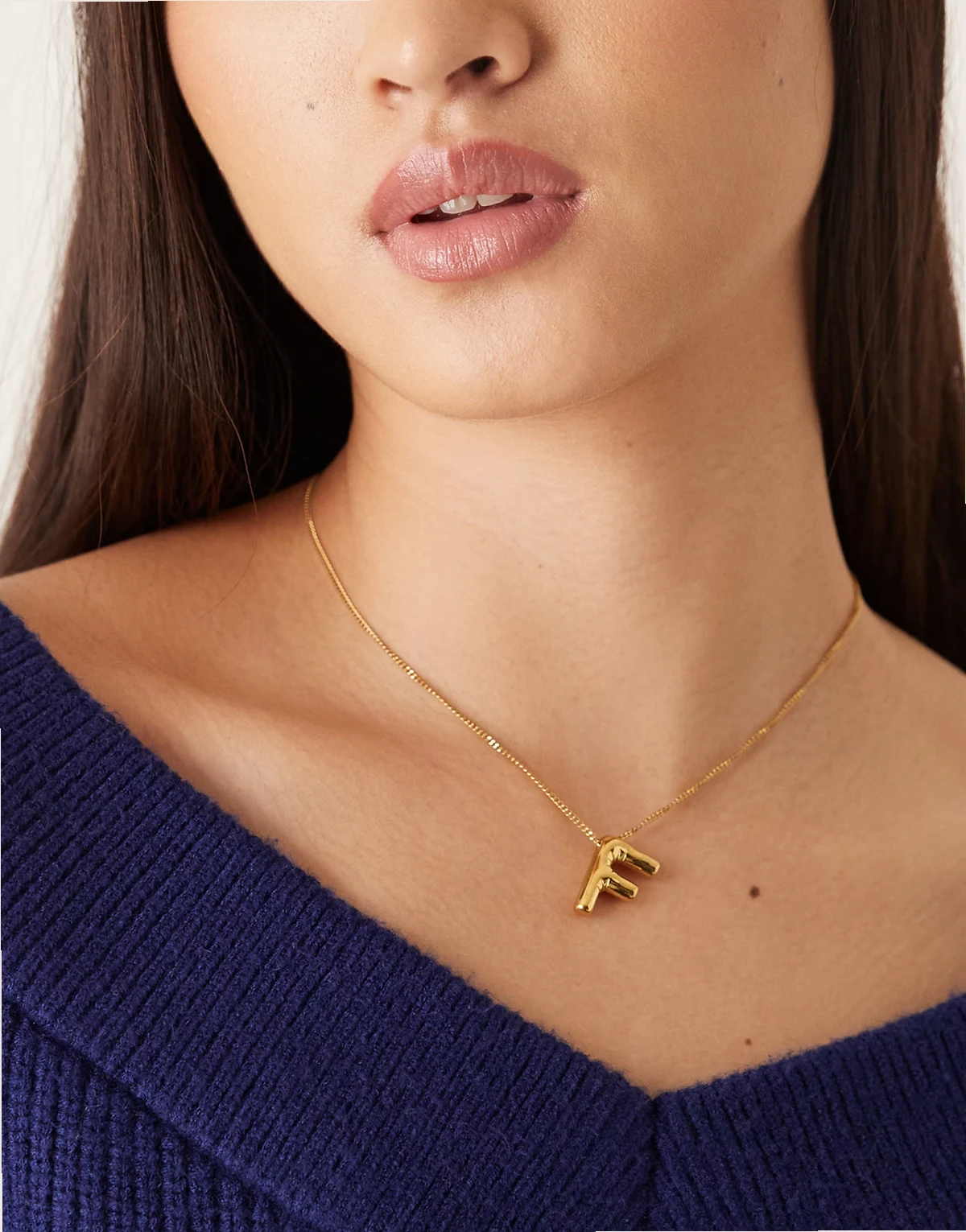 Initial necklace in 18K gold plated